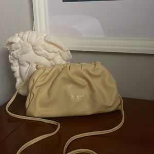 Teddy Blake Stella Vitello 9” Bag in Yellow in Excellent Condition.